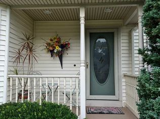 80 Fox Ridge Dr, Cranston, RI 02921