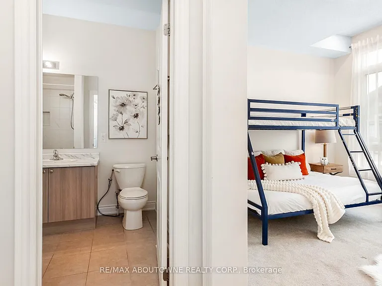 3294 Millicent Ave — Photo 37