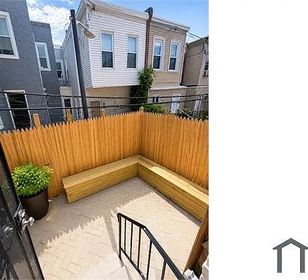 3 bed, 1104 sqft, $2,400 — Photo 4