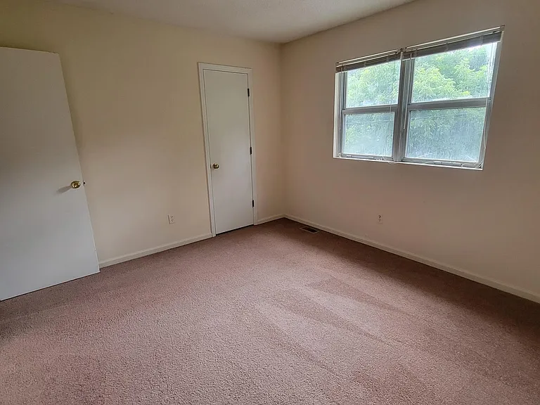 408 Memorial Park Dr — Photo 4