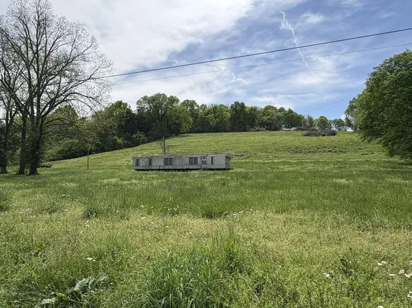 24 Bob Moore Ln, Carthage, TN 37030