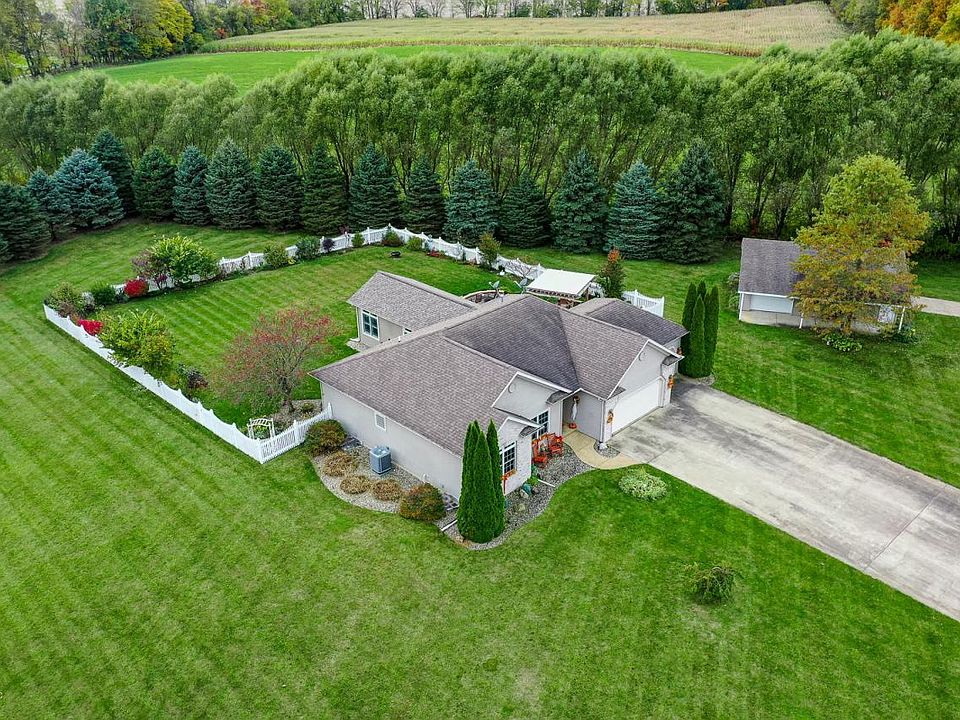 1st image of 70390 Fawn Ln