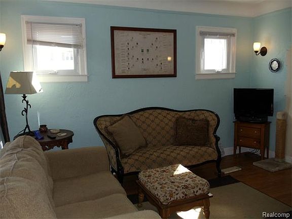 3rd image of 4455 Louella Ave