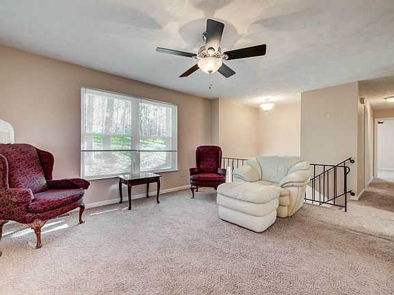 4th image of 1727 Huntwood Ln