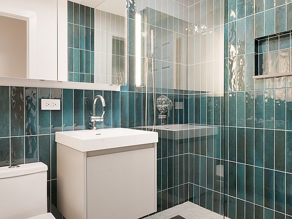 4th image of 288 Lafayette Ave #1