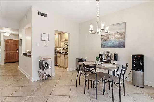 4 bed, 2.5 bath, 2495 sqft, $2,900 — Photo 4
