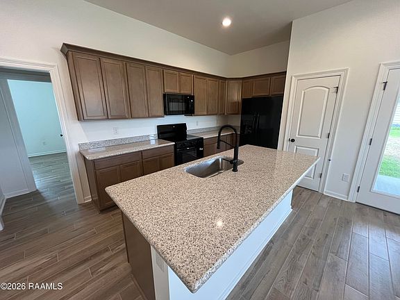 3rd image of 107 Spruce Ridge Ln