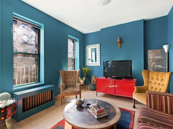 257 East 7th Street image 1 of 11