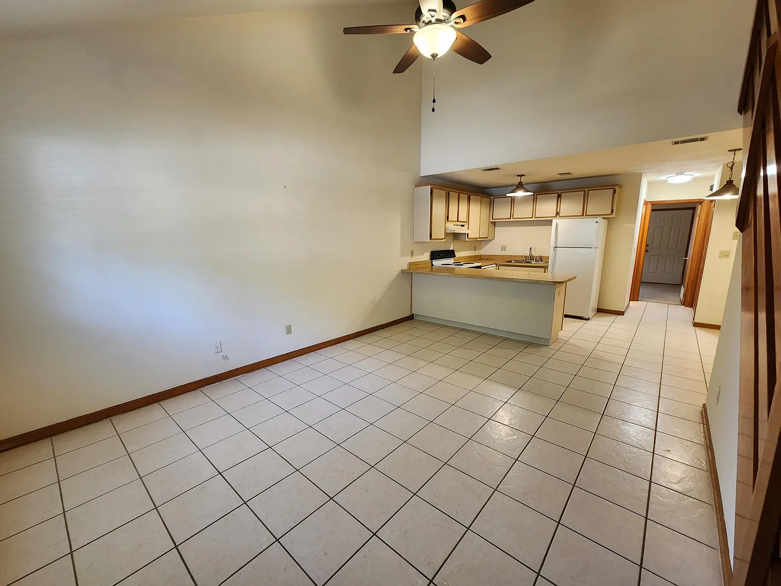 2 bed, 928 sqft, $1,400 — Photo 3
