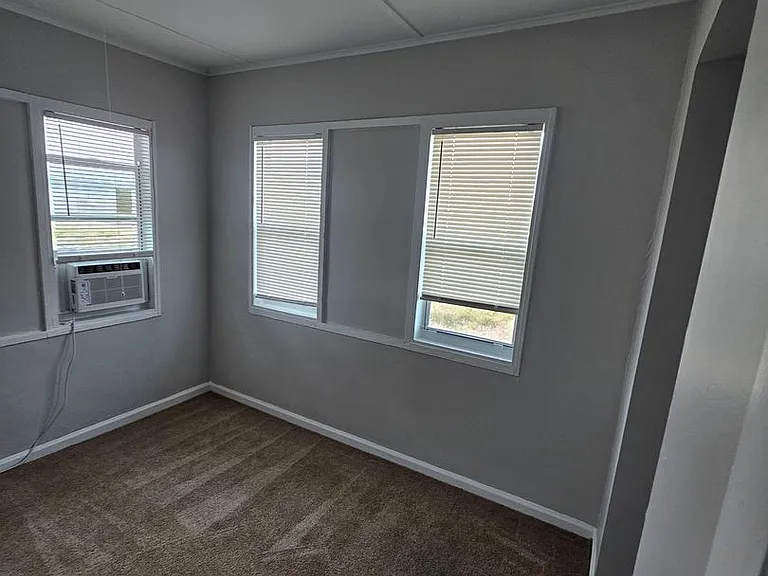 529 Revere Rd — Photo 9