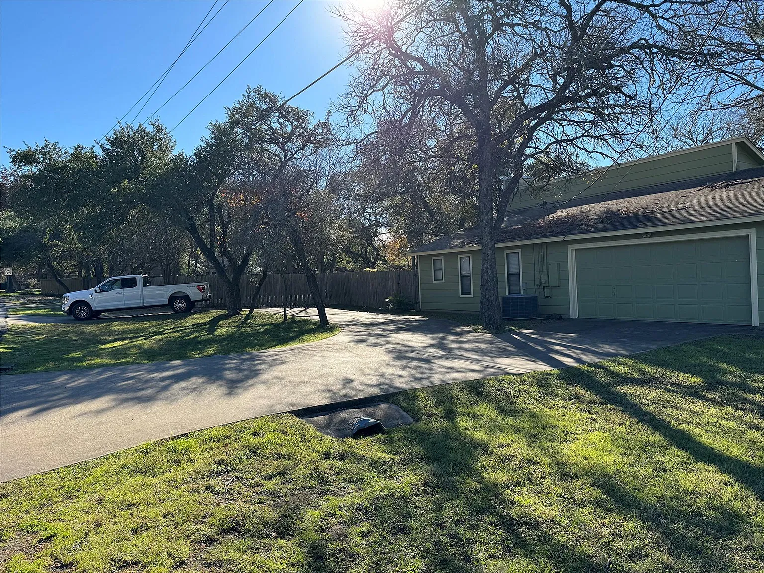 3 bed, 2.0 bath, 1358 sqft, $1,995 — Photo 2