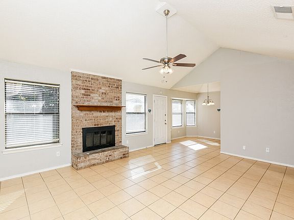 3rd image of 717 Parkwest Blvd
