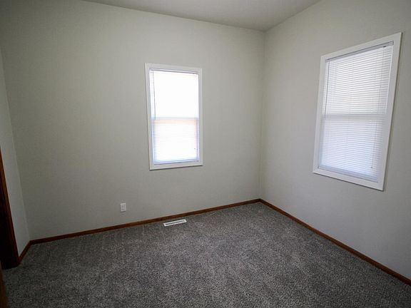 5th image of 6420 Kearney Ave