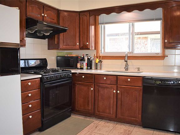 4th image of 5020 232nd St
