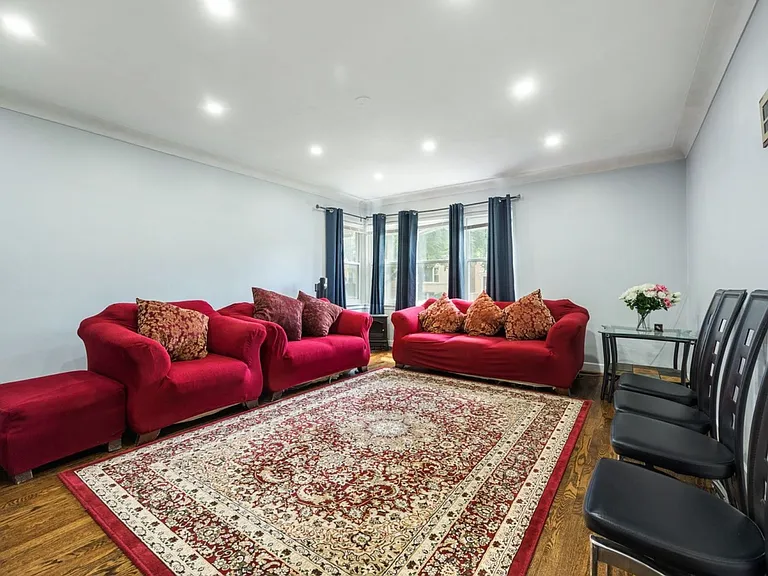 5639 N Saint Louis Ave #1 — Photo 3