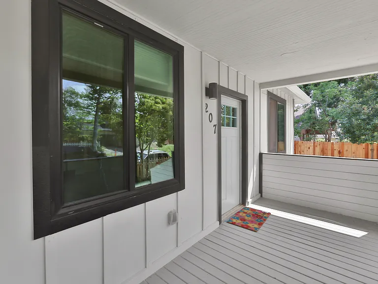 207 D St — Photo 6
