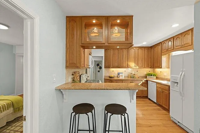 203 Fairmount Ave — Photo 9