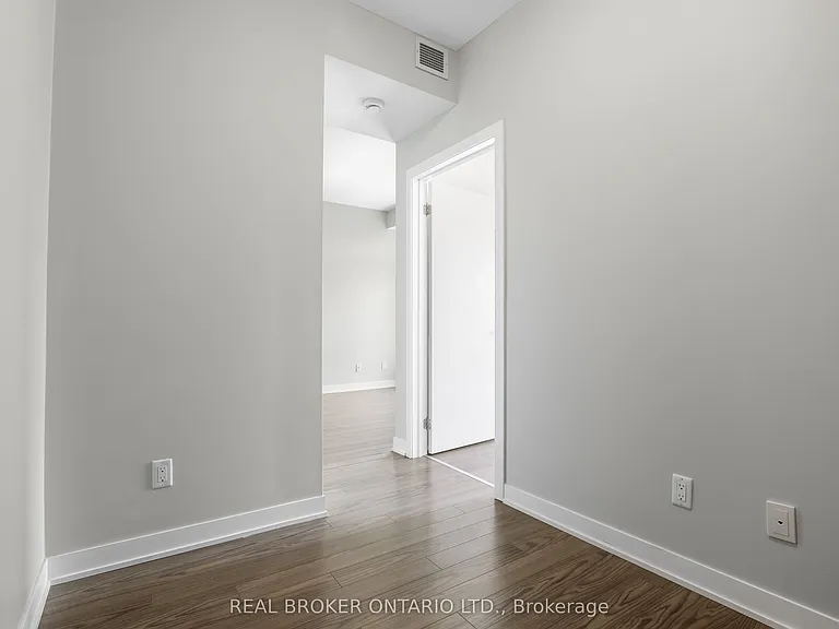 3560 Saint Clair Ave E #323 — Photo 16