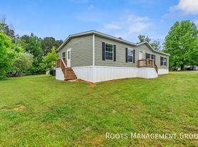 316 Robin Ln