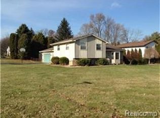 3858 Westlyn Dr, Orion, MI 48359