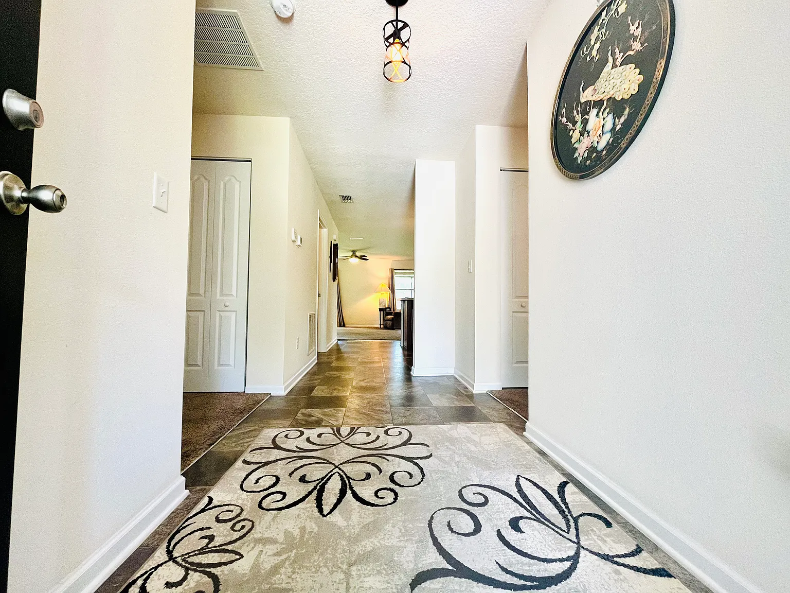 3 bed, 1544 sqft, $2,000 — Photo 2