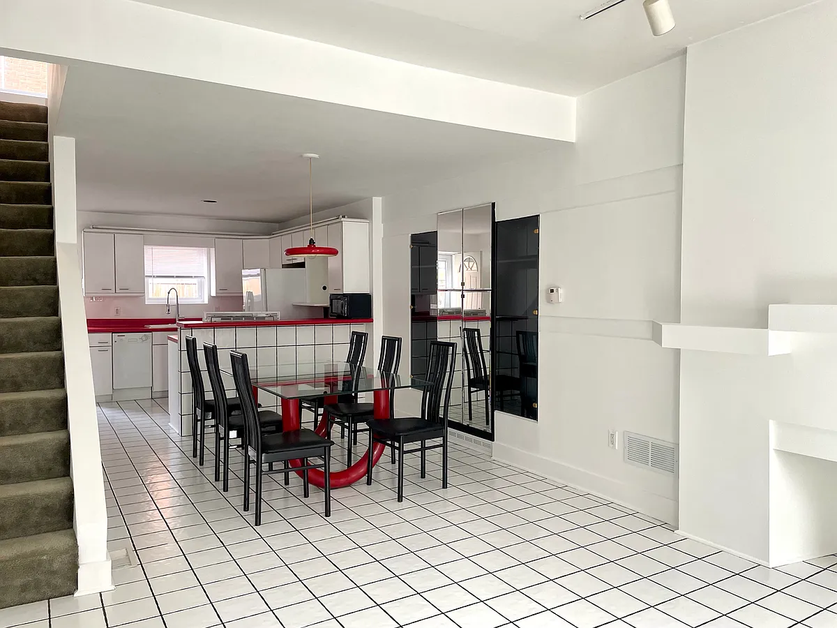 When you open the front door, you'll be greeted by a freshly painted, deep cleaned space for entertaining, cooking and dining. - 118 S 26th St