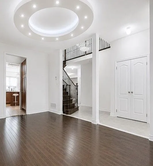 431 Woodspring Ave E — Photo 8