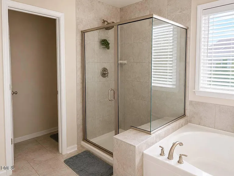 328 Villanova Dr — Photo 18