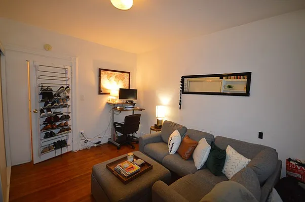 Rented by Universal Realty Group | media 4