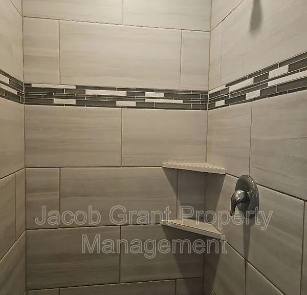 2825 N Sunlight Dr — Photo 11