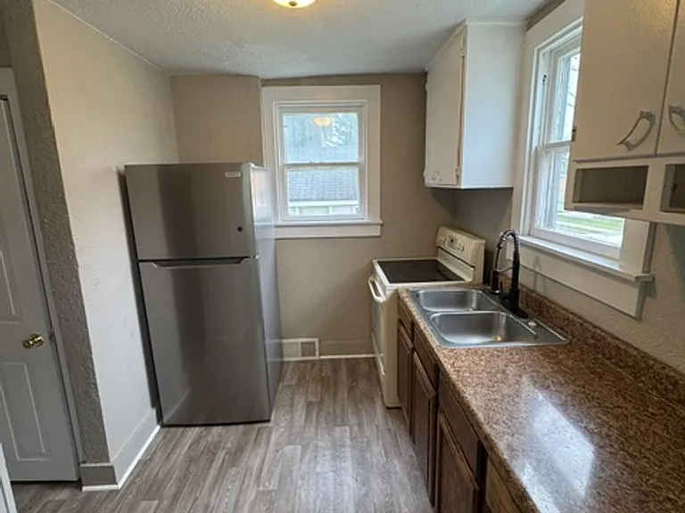 3102 Smith St — Photo 4