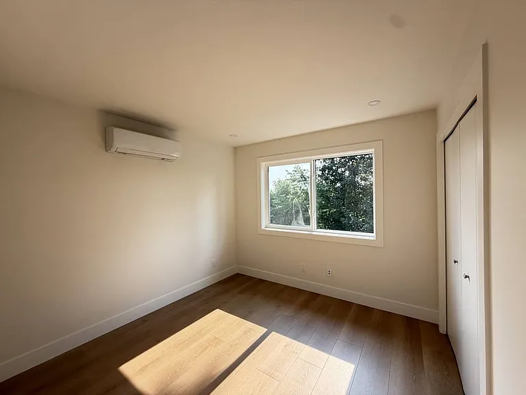 9XX Westmount Dr — Photo 13