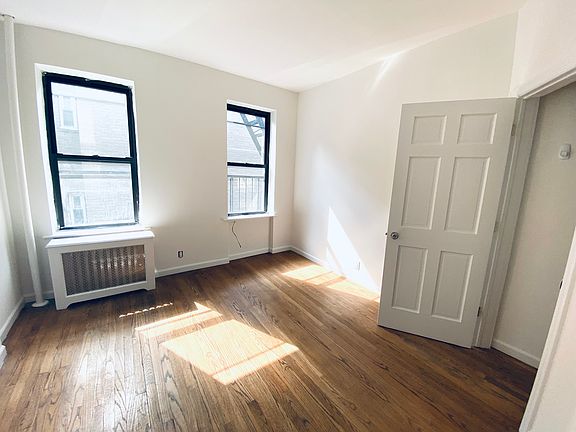 5th image of 124 Mac Dougal St #15A