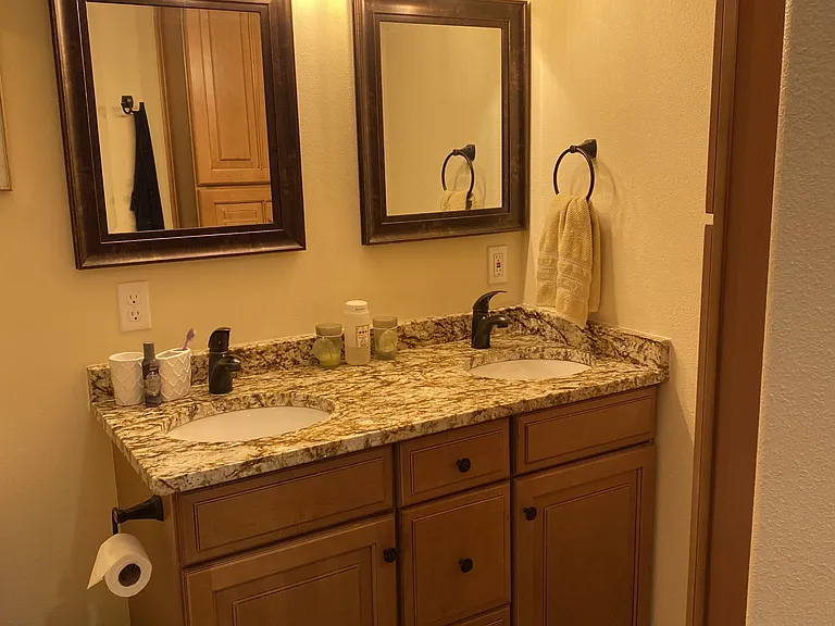127 Oakley Ln — Photo 35