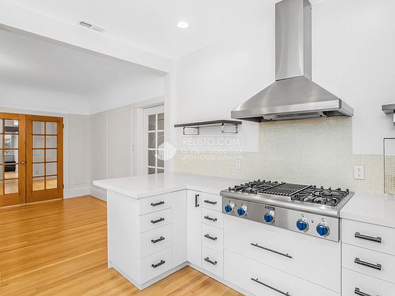 2nd image of 1849 Golden Gate Ave APT 4