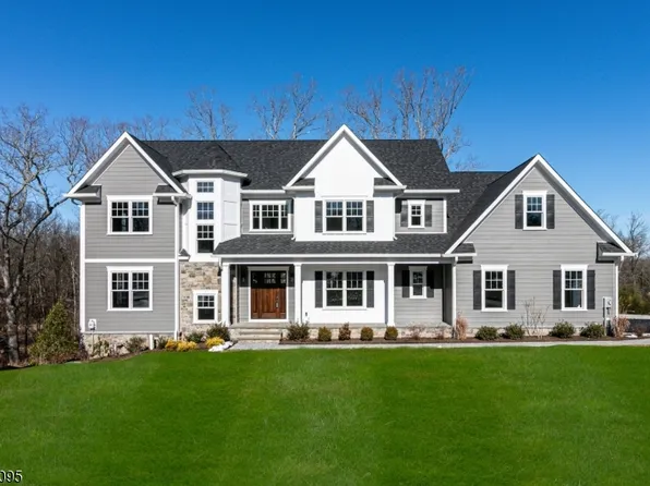 1 Juniper Pointe Trail, Green Brook Twp., NJ 08812