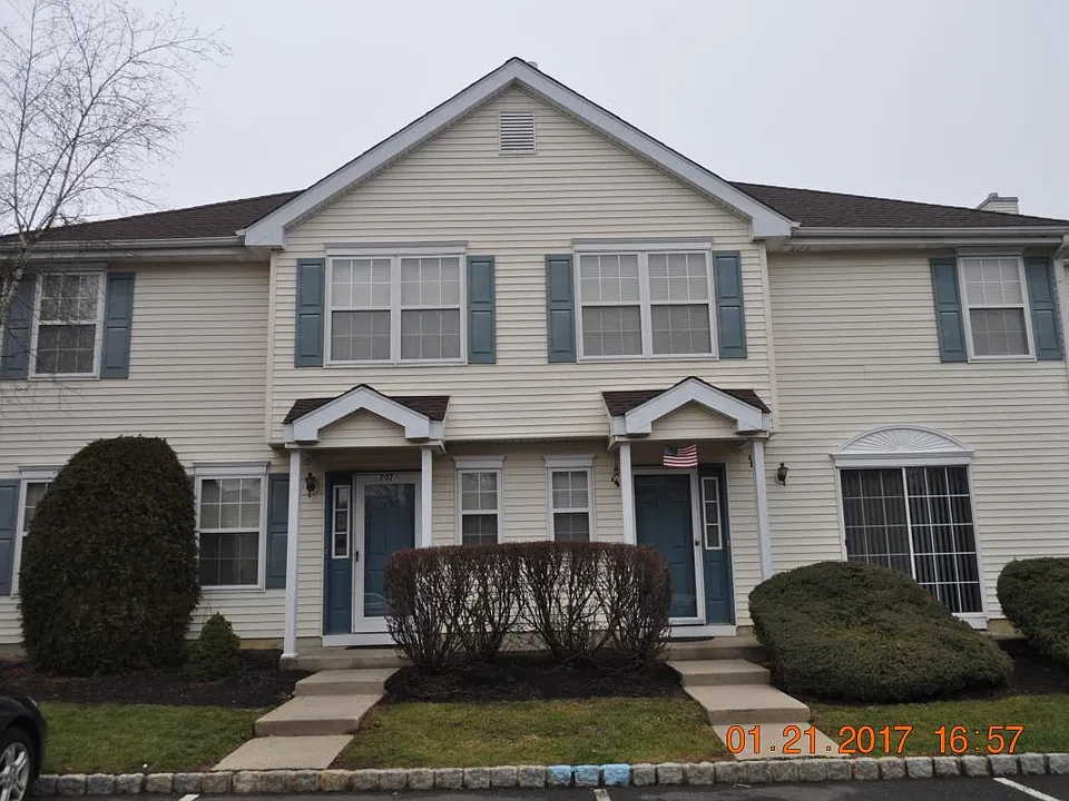 707 Snowdrop Ct
