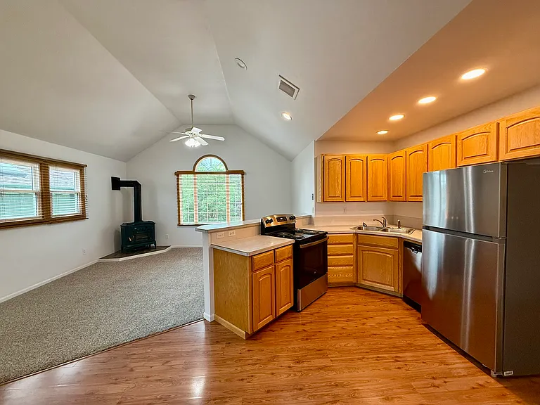 415 Mason Ct #2B — Photo 1