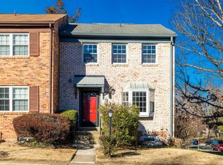 10400 Armstrong St, Fairfax, VA 22030