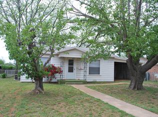 138 Summitt Ave, Graham, TX 76450