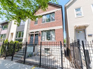 2117 N Point St APT 1F, Chicago, IL 60647