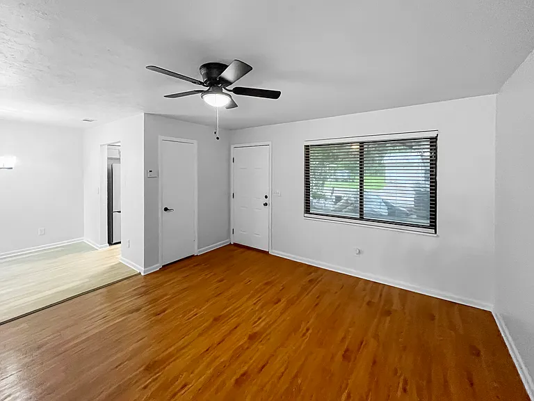 916 NW 7th Ave — Photo 5
