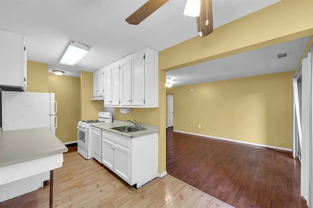 1 bed, 1.0 bath, 675 sqft, $1,750 — Photo 2
