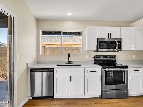 3rd image of 8431 W CAMPBELL Avenue