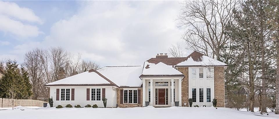 1st image of 3 Park Square Ln