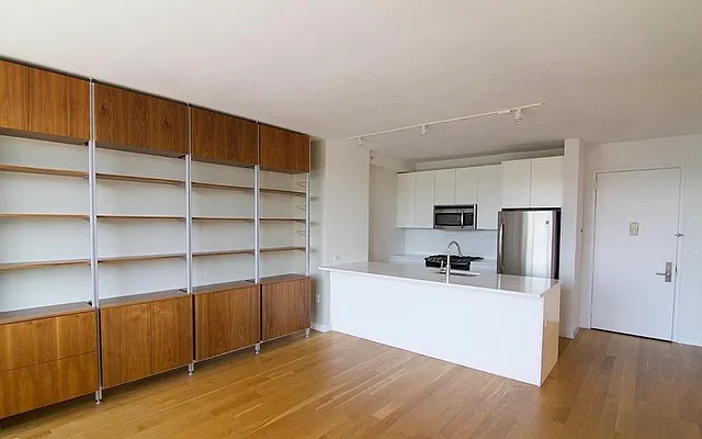 Rented by Compass | media 19