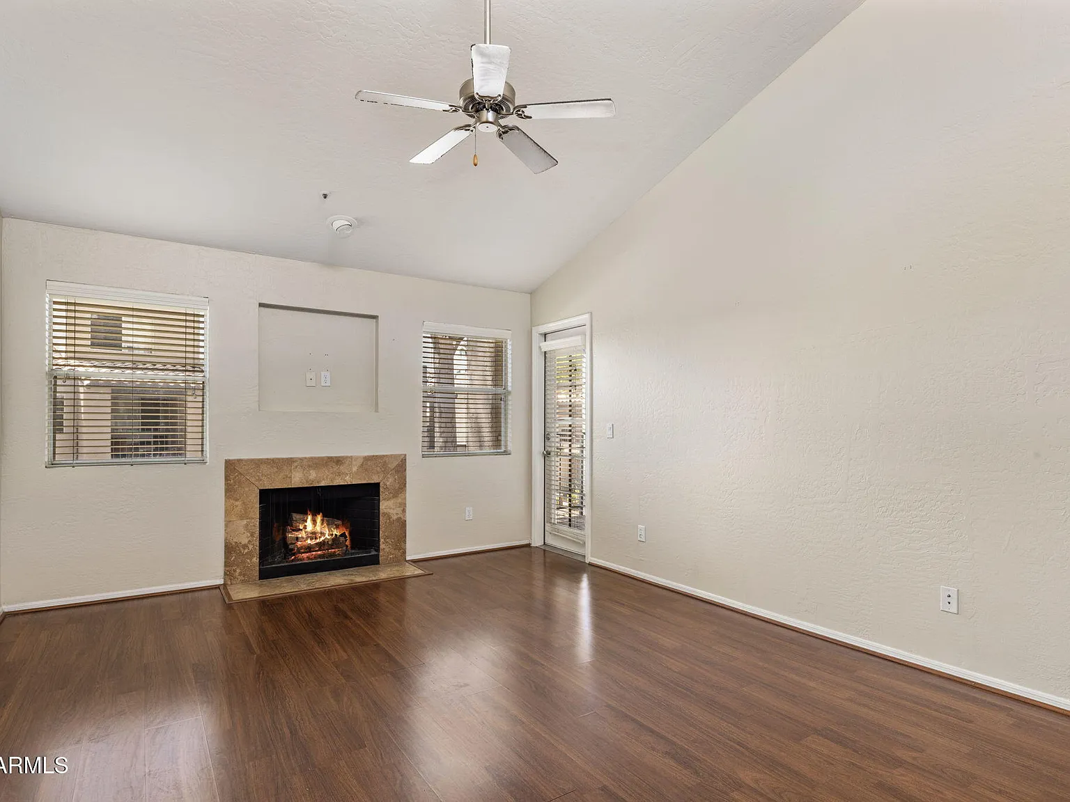 2 bed, 2.0 bath, 1034 sqft, $1,600 — Photo 3