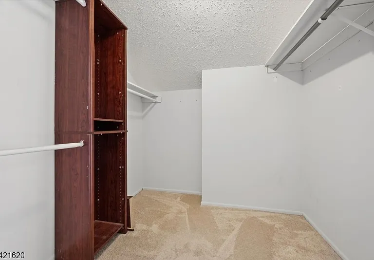 82 Hancock Dr — Photo 31