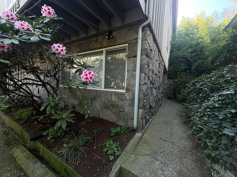 2712 SE Yamhill St #5 — Photo 16
