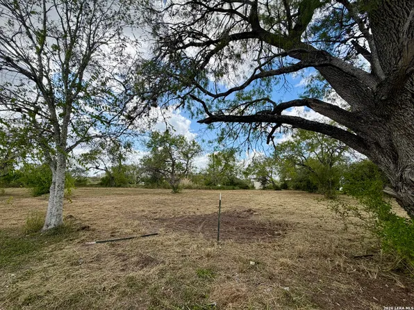 0 9th, Kenedy, TX 78119